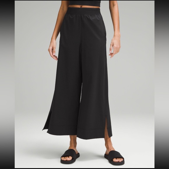 Lululemon Navy Stretch Woven High-Rise Wide-Leg Cropped Pants - Picture 3 of 7